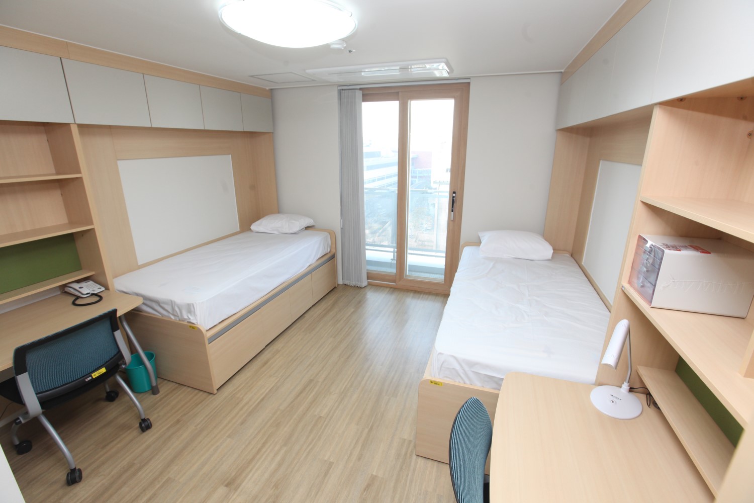 Building D, Double room (public restroom in dormitory)