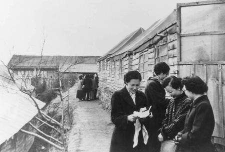 1952년 부산 피난시절 산비탈 학교