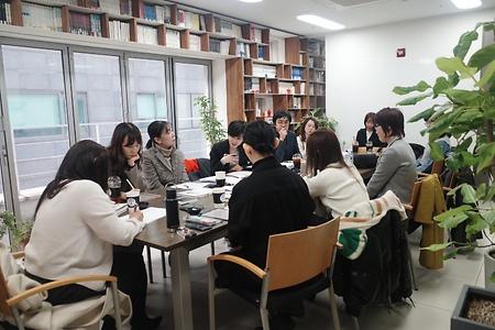 대담회